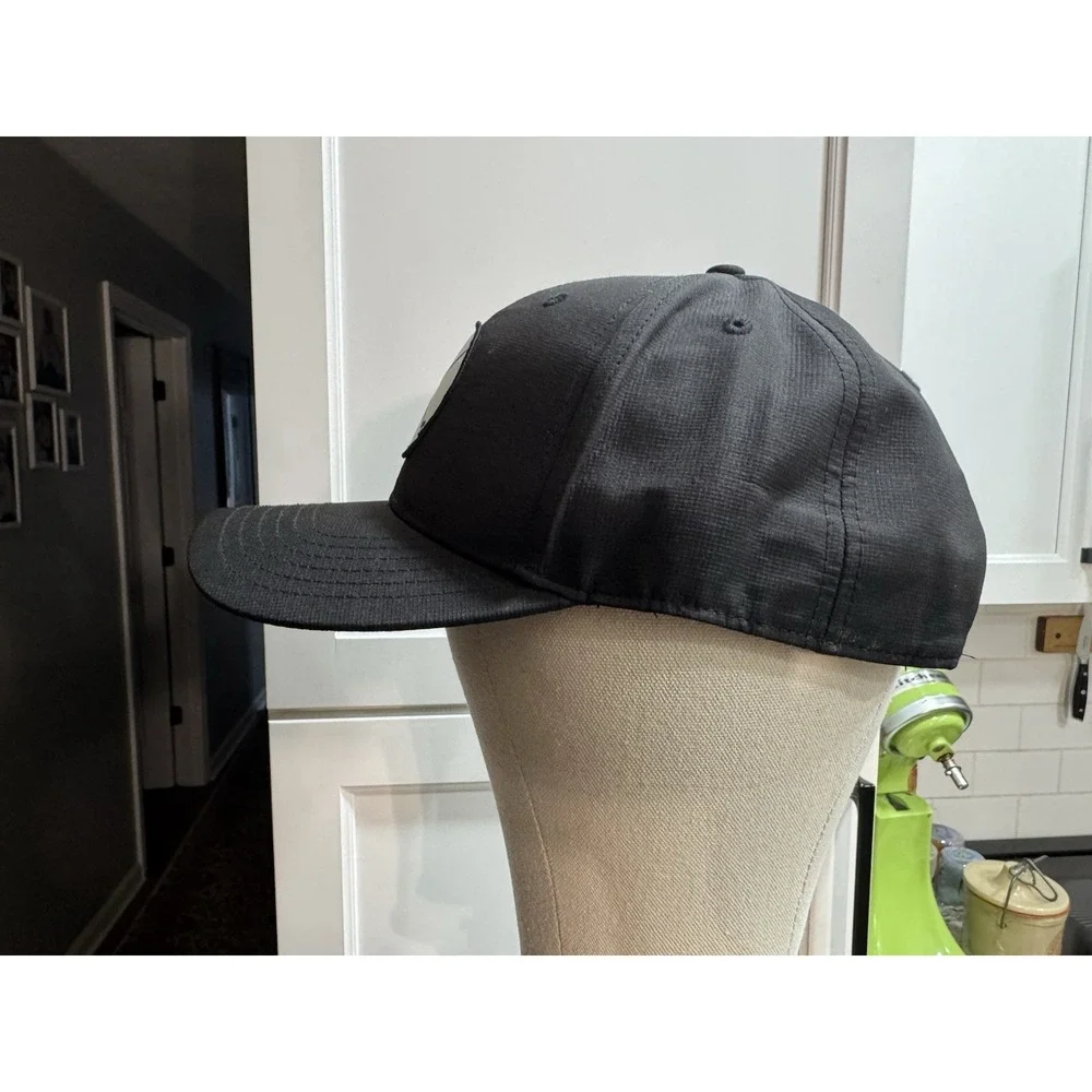 Signature Crossed Golf Clubs Snap Back Black Golfing Hat